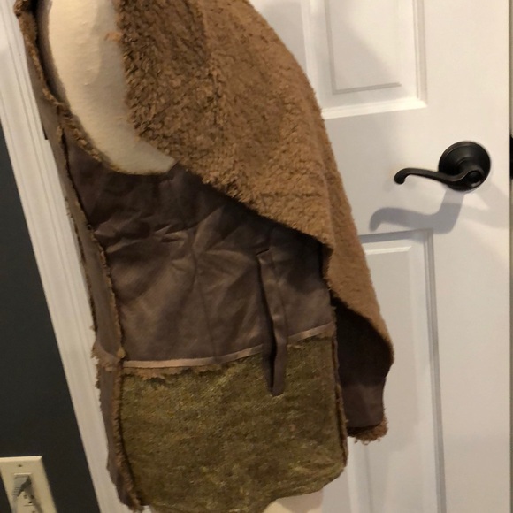 Vegan suede/shearling vest - Picture 5 of 5